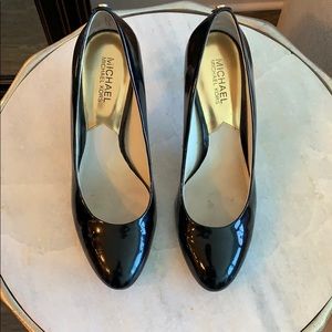 MICHAEL Michael Kors Black Patent Pumps